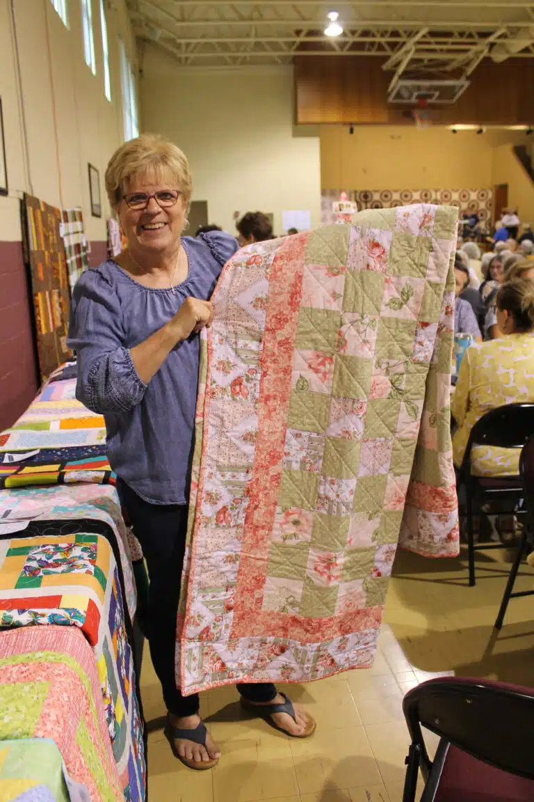 The next bingo winner was Betty Bowen of Owensboro, who picked out “Polka Dots ‘n Pink.” The next bingo winner was Betty Bowen of Owensboro, who picked out “Polka Dots ‘n Pink.”