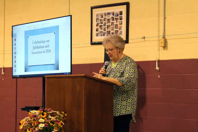 Associate Suzanne Reiss honored more than 40 Associates who were celebrating anniversaries with a prayer written by Associate Charlotte Paez. Associate Suzanne Reiss honored more than 40 Associates who were celebrating anniversaries with a prayer written by Associate Charlotte Paez.