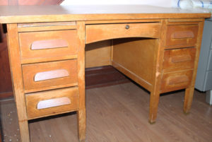 Desk, 7-drawer