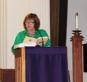 Ursuline Associate Martha Little reads the reflection “Simeon’s Prayer: Watching and Waiting,” by Christian author Max Lucado. Those present were then asked to reflect and share how Christ has brought “light” into their life, and where they have seen the face of Jesus this Advent.
